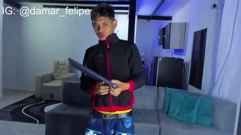 Snapshot of damar_felipe chatting on February 10, 2025, 11:15 am damar_felipe online show from February 10, 2025, 11:15 am