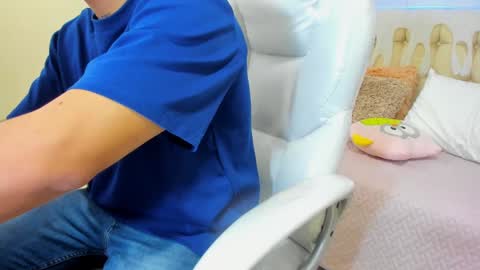 DAMIAN online show from December 19, 2024, 1:07 pm