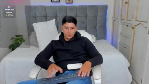 DAMIAN online show from March 11, 2025, 4:51 pm