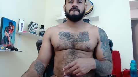 damian64436171 online show from November 14, 2025, 5:22 pm