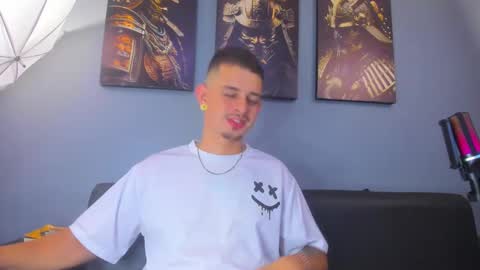 Snapshot of damian__oliver chatting on February 20, 2026, 6:26 am Damian Oliver online show from February 20, 2026, 6:26 am