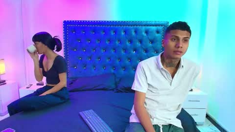 Snapshot of damian_and_roxanne chatting on September 14, 2025, 12:37 pm DAMIAN AND ROXANNE. online show from September 14, 2025, 12:37 pm