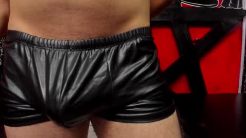 Snapshot of damian_and_tiana chatting on February 3, 2026, 6:40 am damian_and_tiana online show from February 3, 2026, 6:40 am