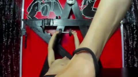 Snapshot of damian_and_tiana chatting on February 4, 2026, 4:07 am damian_and_tiana online show from February 4, 2026, 4:07 am