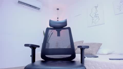 D A M I A N online show from November 20, 2025, 1:39 am