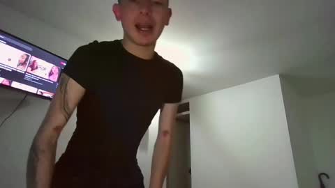 damian_de online show from February 18, 2025, 11:52 pm