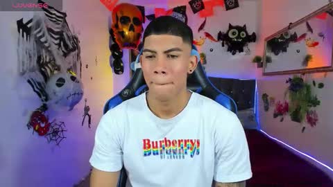 Snapshot of damian_latinxxx chatting on October 15, 2025, 3:28 am Damian online show from October 15, 2025, 3:28 am