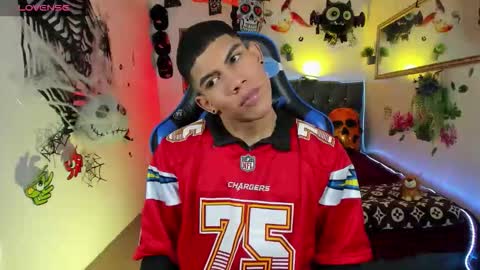 Snapshot of damian_latinxxx chatting on October 18, 2025, 3:31 am Damian online show from October 18, 2025, 3:31 am