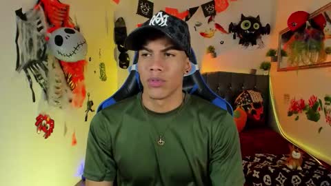 Snapshot of damian_latinxxx chatting on October 28, 2025, 3:21 am Damian online show from October 28, 2025, 3:21 am