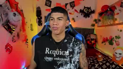 Snapshot of damian_latinxxx chatting on October 31, 2025, 4:02 am Damian online show from October 31, 2025, 4:02 am