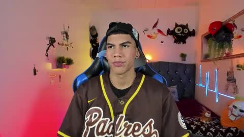 Snapshot of damian_latinxxx chatting on November 2, 2025, 3:09 am Damian online show from November 2, 2025, 3:09 am