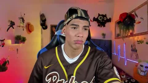 Snapshot of damian_latinxxx chatting on November 7, 2025, 4:12 am Damian online show from November 7, 2025, 4:12 am