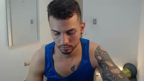 Snapshot of damian_muscle chatting on September 16, 2025, 8:21 pm Damian online show from September 16, 2025, 8:21 pm