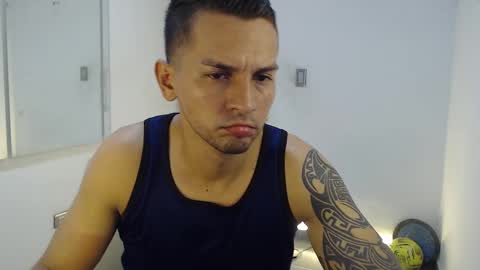 Snapshot of damian_muscle chatting on September 21, 2025, 10:55 pm Damian online show from September 21, 2025, 10:55 pm