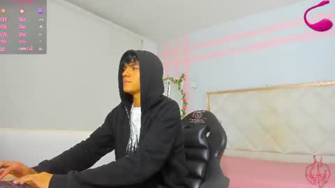 damian_tay1 online show from July 18, 2026, 11:47 am
