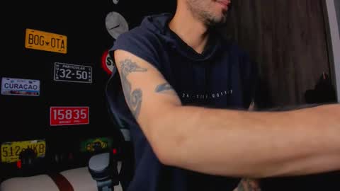 Snapshot of damiancox chatting on October 20, 2025, 8:20 pm Daamiancox online show from October 20, 2025, 8:20 pm