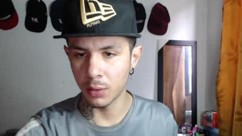 damiansexyboy69 online show from December 2, 2025, 9:32 pm