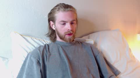 Snapshot of damien_diamond chatting on December 9, 2024, 2:45 am damien_diamond online show from December 9, 2024, 2:45 am