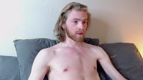 Snapshot of damien_diamond chatting on December 17, 2024, 6:31 pm damien_diamond online show from December 17, 2024, 6:31 pm