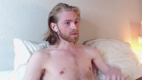 Snapshot of damien_diamond chatting on January 10, 2025, 12:59 am damien_diamond online show from January 10, 2025, 12:59 am