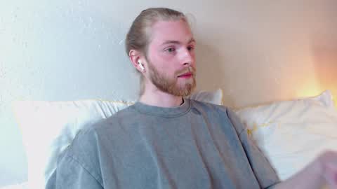 Snapshot of damien_diamond chatting on January 12, 2025, 12:07 am damien_diamond online show from January 12, 2025, 12:07 am