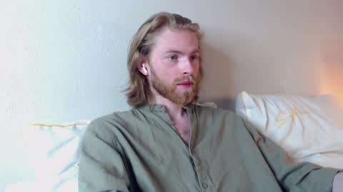 Snapshot of damien_diamond chatting on January 12, 2025, 11:47 pm damien_diamond online show from January 12, 2025, 11:47 pm