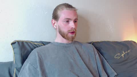 Snapshot of damien_diamond chatting on January 25, 2025, 6:57 pm damien_diamond online show from January 25, 2025, 6:57 pm