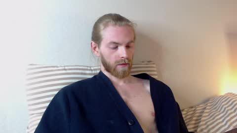 Snapshot of damien_diamond chatting on February 25, 2025, 4:46 am damien_diamond online show from February 25, 2025, 4:46 am