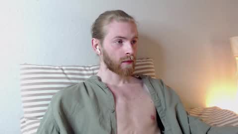 Snapshot of damien_diamond chatting on March 9, 2025, 9:36 pm damien_diamond online show from March 9, 2025, 9:36 pm