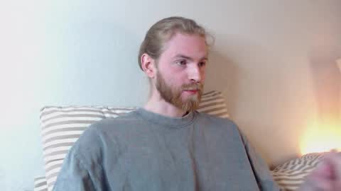 Snapshot of damien_diamond chatting on March 12, 2025, 11:01 pm damien_diamond online show from March 12, 2025, 11:01 pm