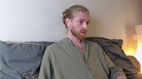 Snapshot of damien_diamond chatting on September 21, 2025, 9:38 pm damien_diamond online show from September 21, 2025, 9:38 pm
