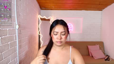 Snapshot of damii_tay chatting on December 21, 2024, 9:55 am Damii online show from December 21, 2024, 9:55 am