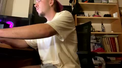 Snapshot of damncore chatting on October 11, 2025, 11:03 pm damncore online show from October 11, 2025, 11:03 pm