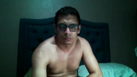 Snapshot of damnsexy0102 chatting on December 5, 2024, 7:27 am DamnSexy0102 online show from December 5, 2024, 7:27 am