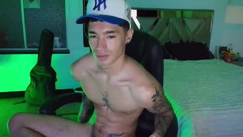 Snapshot of damon_333 chatting on October 16, 2025, 6:47 am Damon online show from October 16, 2025, 6:47 am