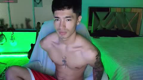 Snapshot of damon_333 chatting on November 10, 2025, 11:48 pm Damon online show from November 10, 2025, 11:48 pm