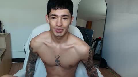 Snapshot of damon_333 chatting on December 4, 2025, 5:54 pm Damon online show from December 4, 2025, 5:54 pm