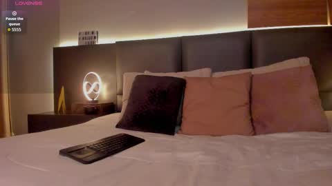 D A M O N online show from November 9, 2025, 10:13 am