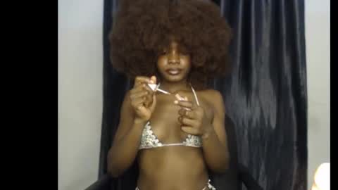 Snapshot of damsel8 chatting on November 8, 2025, 5:56 pm leah online show from November 8, 2025, 5:56 pm