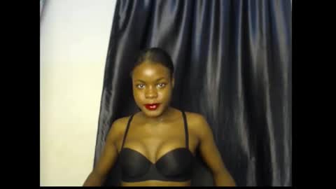 Snapshot of damsel8 chatting on November 21, 2025, 5:17 am leah online show from November 21, 2025, 5:17 am