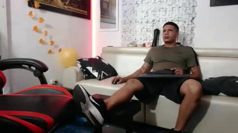 damyan_2003 online show from January 21, 2025, 3:37 am