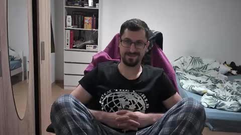 King Dan online show from November 3, 2025, 7:37 pm