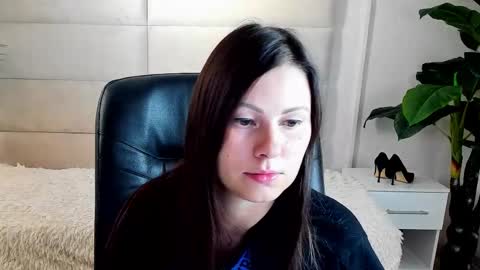 Snapshot of dana_dom chatting on October 19, 2025, 2:12 am Dana Dom online show from October 19, 2025, 2:12 am