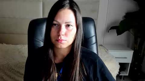 Snapshot of dana_dom chatting on October 20, 2025, 12:33 am Dana Dom online show from October 20, 2025, 12:33 am