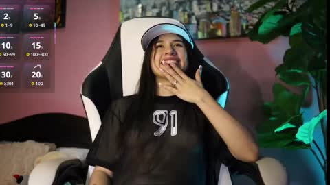 danaa_rouse online show from December 14, 2025, 8:13 pm