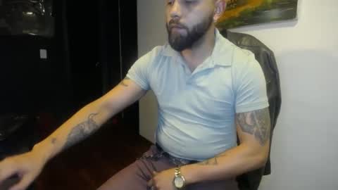 Snapshot of danbury44 chatting on November 1, 2025, 4:47 am danbury online show from November 1, 2025, 4:47 am