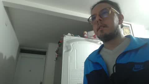 Snapshot of dandiego7 chatting on November 18, 2025, 2:17 am dandiego7 online show from November 18, 2025, 2:17 am