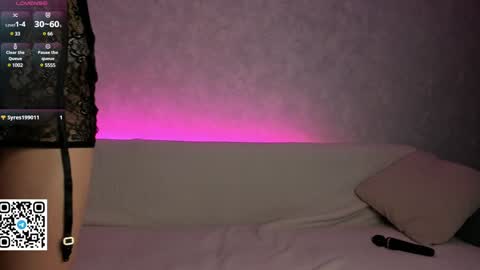 Snapshot of danger_bella chatting on December 2, 2024, 8:33 pm Bella online show from December 2, 2024, 8:33 pm