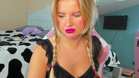 Snapshot of dangerous_lioness_ chatting on December 6, 2024, 4:25 am Kali online show from December 6, 2024, 4:25 am