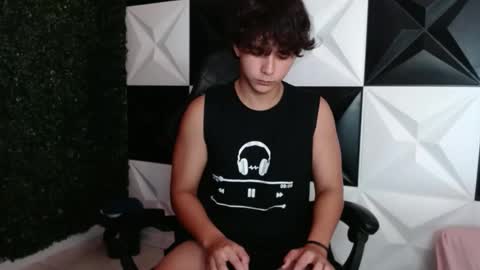 Snapshot of dani_cumboy chatting on December 26, 2024, 2:33 am dani_cumboy online show from December 26, 2024, 2:33 am